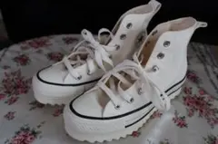 CONVERSE ALL STAR ホワイト ハイカットスニーカー　厚底シャーク