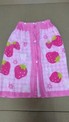 ラップタオル①　60cm　女児用　かわいい　イチゴ柄　プールタオル