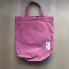 赤いキャンバストートバッグのサムネイル
