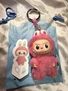 ラブブ LABUBU イニシャル Q