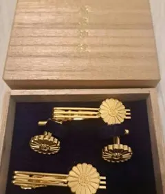 高島神社 菊の花モチーフ ゴールド ネクタイピンセット