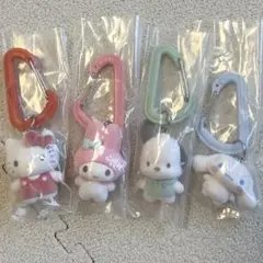 【最終値下げ】 24時間以内発送　カラフルカラビナマスコットチャーム　キティなど