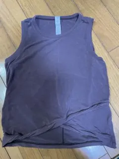 Lululemon タンクトップ