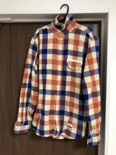 チェック柄長袖シャツ