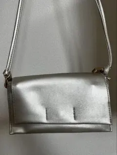 シルバーショルダーバッグ　パーティーバッグ