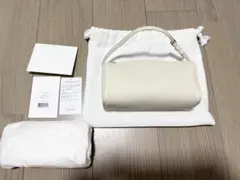 The Row ザロウ 90's Bag アイボリー The Row 90's Bag in Leather Beige — SSTORIES