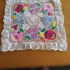 テーブルセンター　東欧雑貨　カロチャ刺繍　ハンガリー　ビンテージ　ドイリー 東欧雑貨 カロチャ刺繍 ハンガリー ビンテージ テーブルセンター