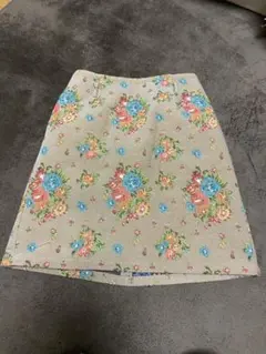 花柄　台形スカート　ミニ