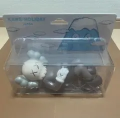 KAWS HOLIDAY フィギュアのサムネイル