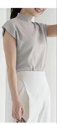 モックネックニットトップスのサムネイル