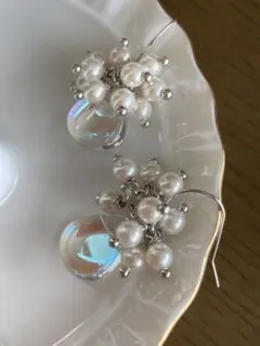 虹色のハンドメイドピアス