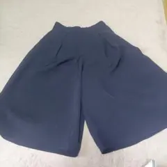 GU　紺色　ガウチョパンツ