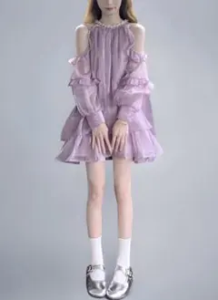 ハートチャーム肩透かしラッフルワンピース （アイボリー） - メルカリ