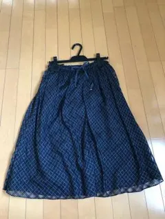 自由区 スカート