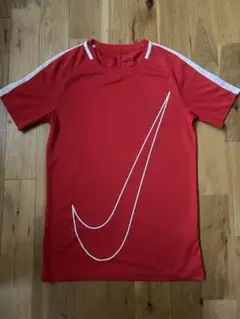 ★ナイキ 赤色半袖Ｔシャツ Sサイズ