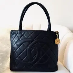 CHANEL シャネル 復刻トート ココマーク ラムスキン ブラックゴールド金具のサムネイル
