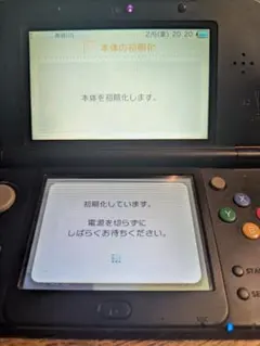 美品 New 3DS 本体 ブラック ケースやカセット、箱付き