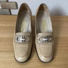 Salvatore Ferragamo パンプス ベージュ 5.5B（23㎝）のサムネイル