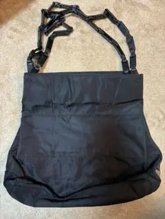 美品✨プラダ　ショルダーバッグ　ナイロン　黒　三角ロゴ　プラスチックチェーン