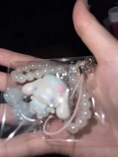 サンリオ ホワイトフリルデザイン シークレットストラップ シナモンロール