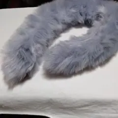 薄いグレー ファー 円形ストール