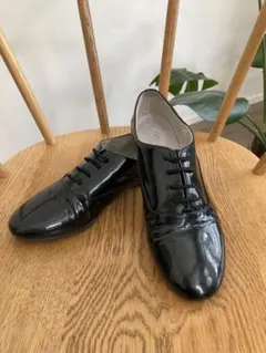 【La TENACE】エナメル レースアップ シューズ【23.5cm】のサムネイル