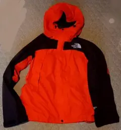 ほぼ未使用　ノースフェイス　マウンテンジャケット　gore-tex 赤