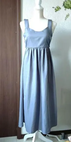 no.19【ブルーグレー】バックスタイルが素敵なデザインのワンピース