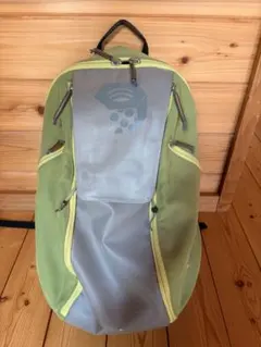 MOUNTAIN HARDWEAR マウンテンハードウェア リュックのサムネイル