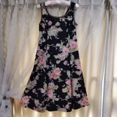 美品　ＩKUKO花柄ワンピース