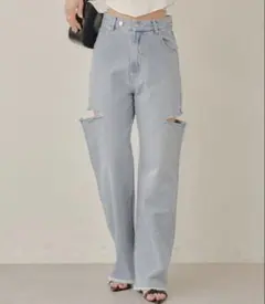 chico チコ サイドスリットダメージデニムパンツ