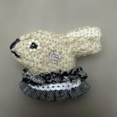 ブローチ　うさぎ　ハンドメイド