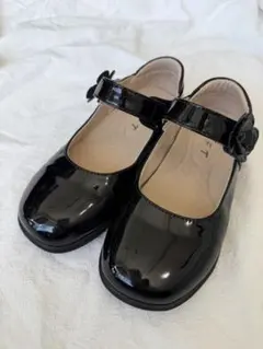女の子　フォーマルシューズ　靴　黒　エナメル　18.5センチ