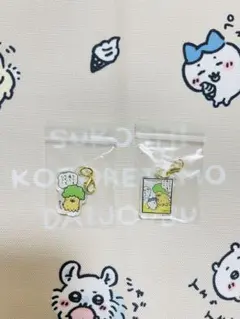 ◎ハチワレ・木◎ ちいかわパラレルワールド！？ アクリルチャーム