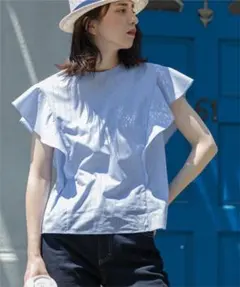 OPAQUE.CLIPワールド【美品】水色ストライプフリル袖ブラウス 38Mのサムネイル