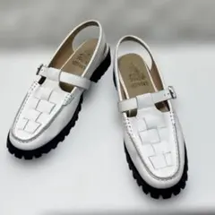 極美品】 アルテサノス グルカサンダル スリッポン ホワイト 37 - メルカリ