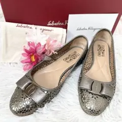 Salvatore Ferragamo フェラガモ パンプス バレエシューズのサムネイル