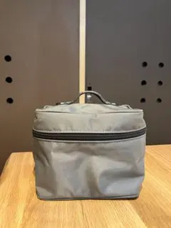 エルベシャプリエ バニティ ポーチ　カーキのサムネイル