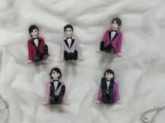 嵐を旅する展覧会 座る嵐　コップのフチ子