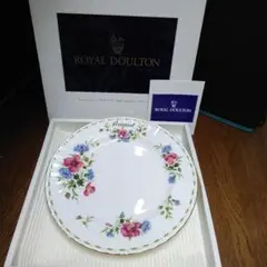 De25ROYAL DOULTON 花柄皿 AUGUST 共箱つき未使用長期保
