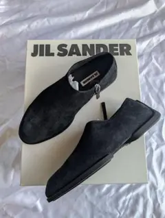 新品未使用　JIL SANDER ブラック スエード モードのサムネイル