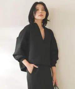 【新品】UNFILOBEAUTY FORM JERSEY キーネックプルオーバー