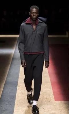 2026年最新】prada 16awの人気アイテム - メルカリ