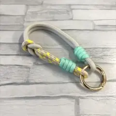 ストラップ　ハンドストラップ　パラコード