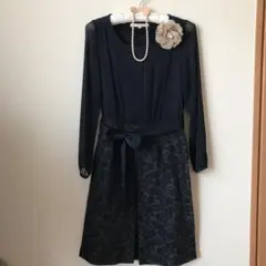 NATURAL BEAUTYの紺ワンピース