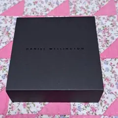 DANIEL WELLINGTON ゴールドカラー バングル