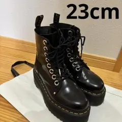 ドクターマーチン　JADONMAX8ホールブーツ