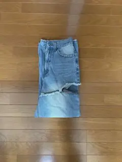 カットオフデニム ライトブルー ダメージ