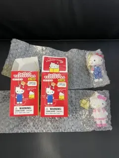 ハローキティ展　シークレットマスコットチャーム　オーバーオール　ウェイター