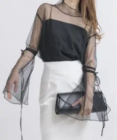 acom 様専用！NEUNA 【ヌーディースリットアームシアーリボントップス